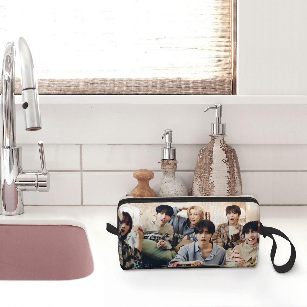 Boy Next Door KPOP Makeup Bag  - Women Bags Next recensione e prezzo