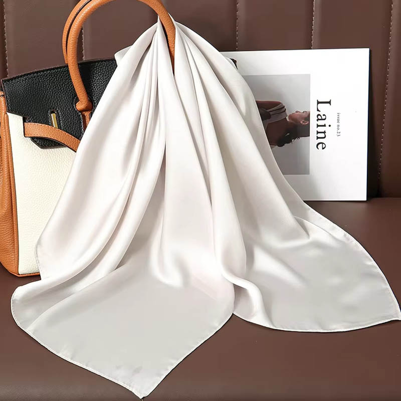 Sciarpa quadrata di seta tinta - Women Bags Office recensione e prezzo