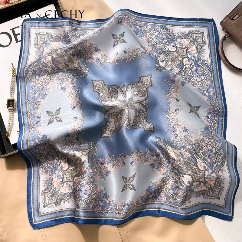 Foulard Quadrato in Seta di Ge - Women Bags Office recensione e prezzo
